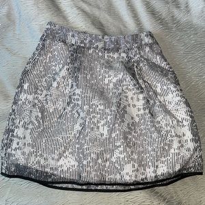 SHORT NEUTRAL COCKTAIL SKIRT